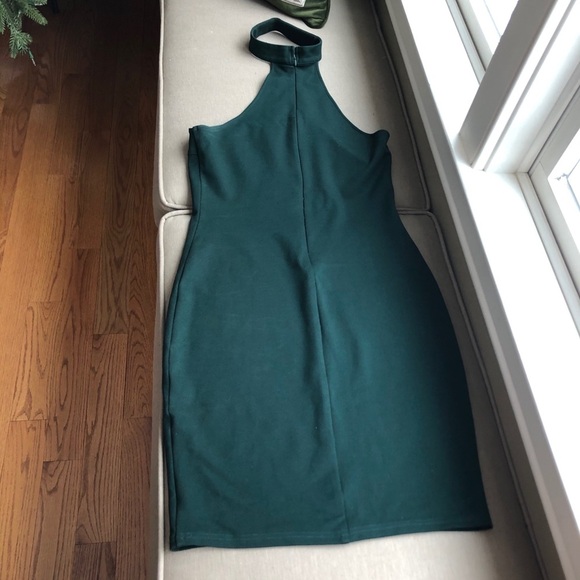 Dark Green Strapless Dress with Neck Collar - Picture 2 of 7
